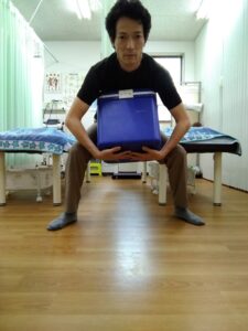 持ち上げる身体操作